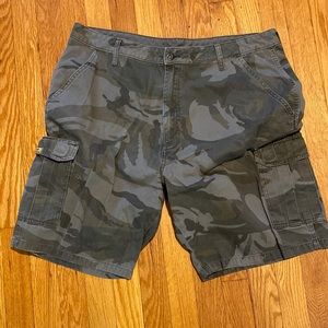 Three Pairs of Camo Cargo Shorts Mens 38